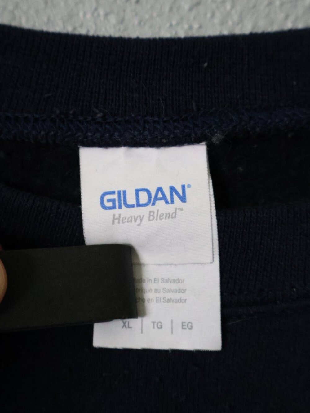 Gildan Schrute Farms Bed & Breakfast Sweatshirt Navy XL - Picture 3 of 4